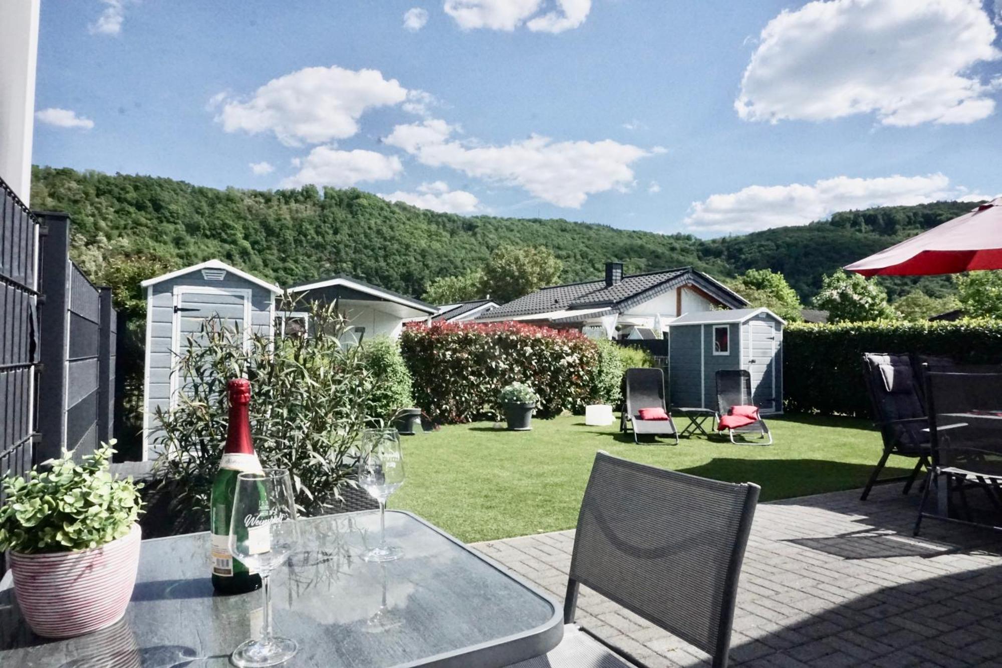 Ferienhaus Ufergeheimnis Am Guelser Moselbogen I 2 Sz I 5 Gaeste I Badebucht I Grill I Garten Koblenz Kültér fotó